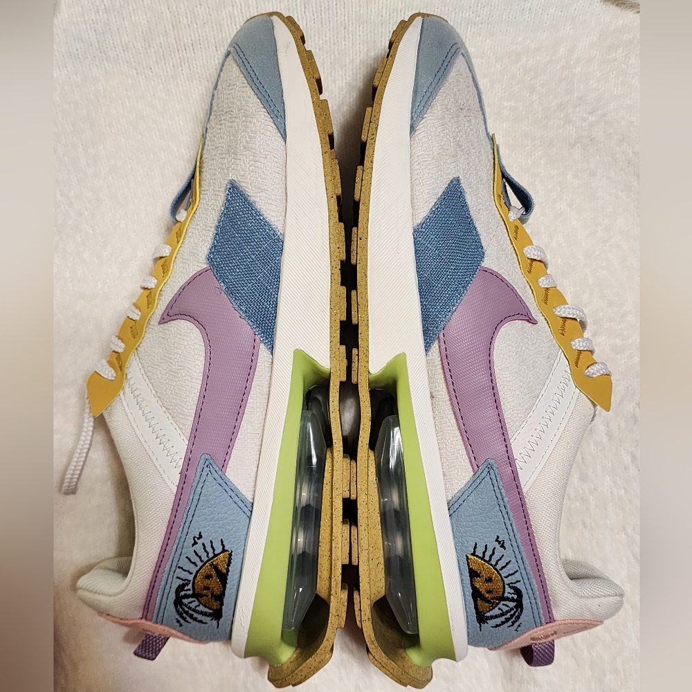 Nike Air Max Pre-Day SESun Club (Women's) Size 10